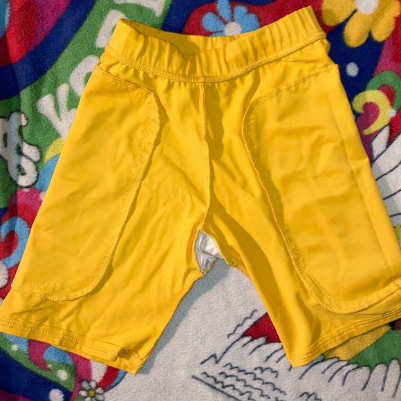 5/$15🌻Adams USA youth athletic shorts size small yellow - Picture 5 of 6